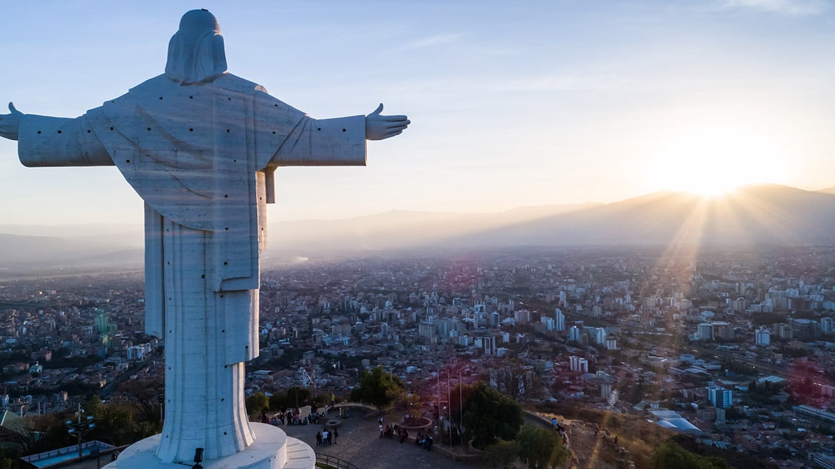 Bolivia football chief backs online betting regulation